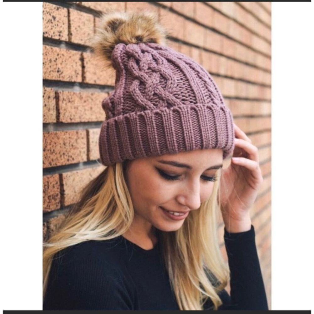 Cable‎ Knit Fur Pom Beanie Toboggan Hat Mauve Brand New